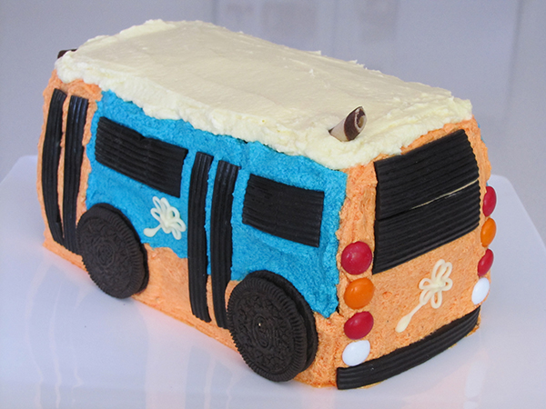 bus cake